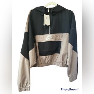 Nike crop windbreaker